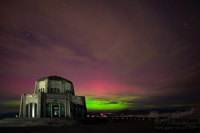 Aurora Boeralis at Vista House on Crown Point on the Historic Columbia River Highway near Corbet, Oregon, June 22 2015. (Gary Randall Photograp_171956