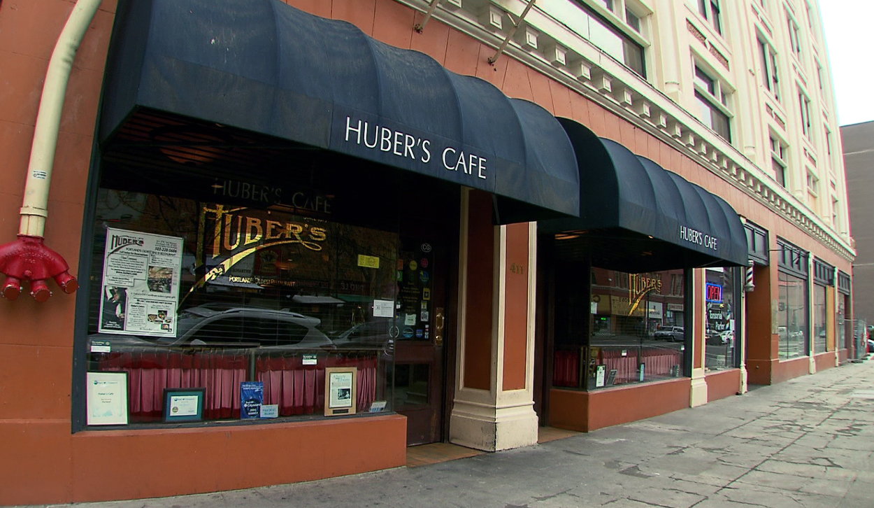 One of Portland's Thanksgiving traditions continues this year at Huber's Cafe, the city's oldest bar and restaurant. (KOIN)