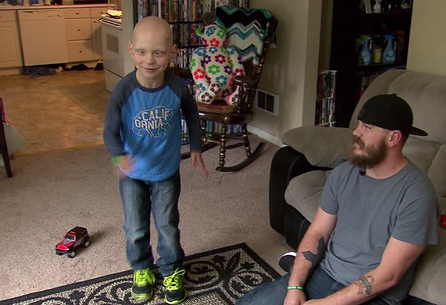 Gabriel Shefcheck and his dad Justin, June 10, 2016 (KOIN)