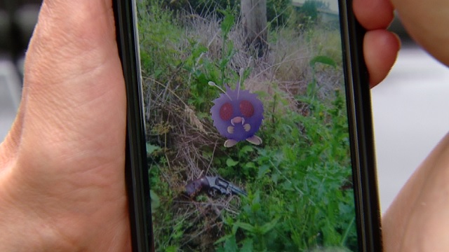 Brothers Nathan and Emmanuel Schmaltz found a loaded gun in Hazel Dell while looking for Pokemon, July 12, 2016 (KOIN)