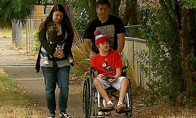 Corbin with his mother, Gillian Murr, stepdad Cesar and little sister, September 5, 2016 (KOIN)