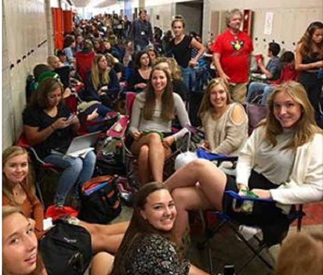 lincoln hs lunch crowd halls fb_343837