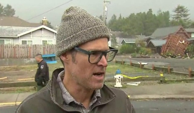 Judson Moore and his wife barely escaped the Manzanita tornado, October 14, 2016 (KOIN)