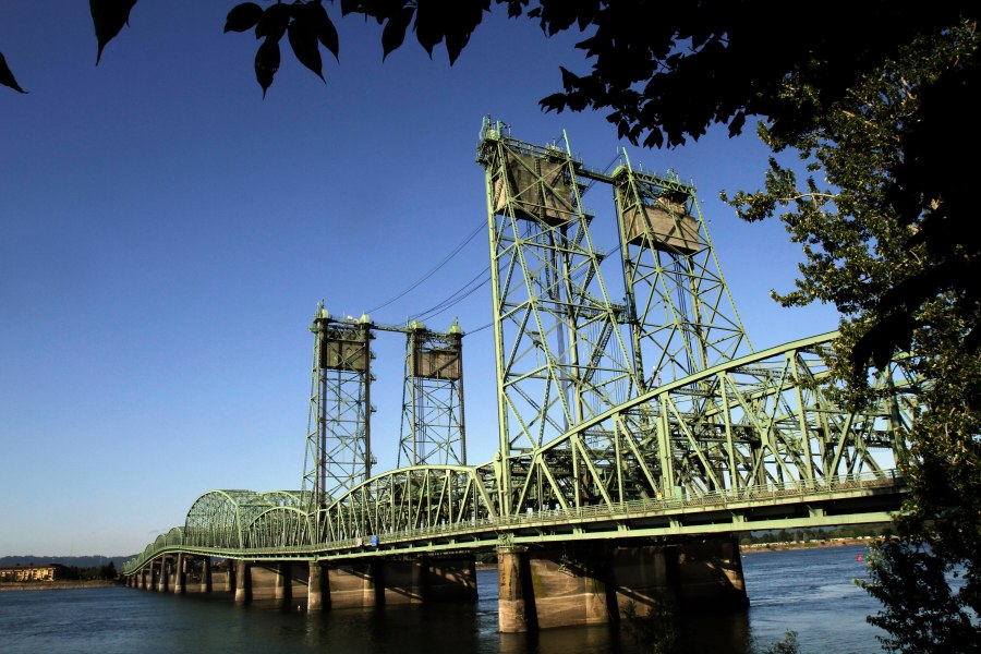 Columbia River Bridge_355119