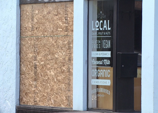 Several Hawthorne Blvd. businesses were burglarized on February 10, 2017. (KOIN)