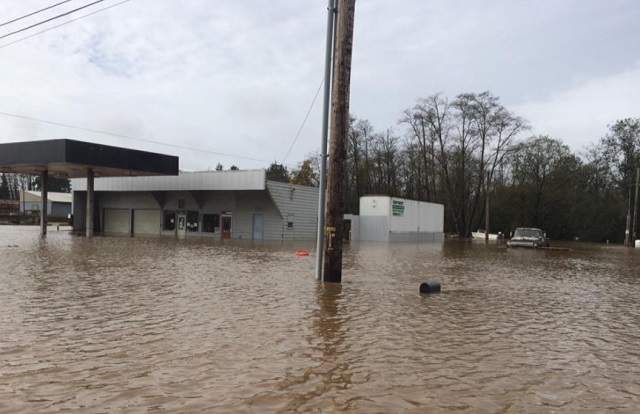 Pictures of the high water on North Main Street in Tillamook, October 22, 2017 (Tillamook County Sheriff's Office) 