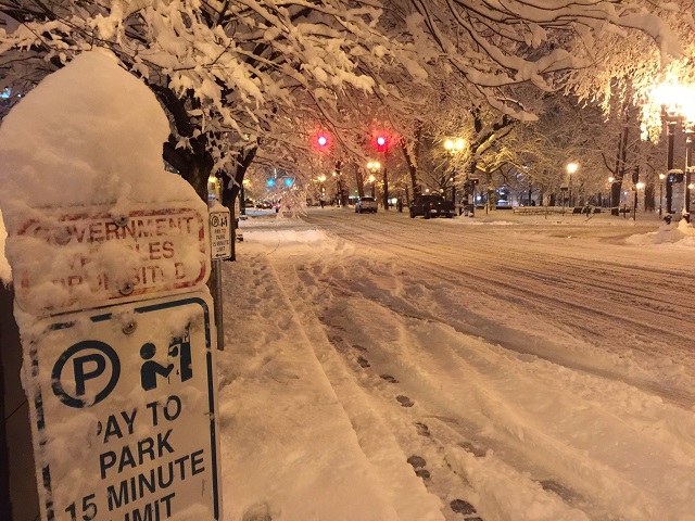 Snow covers downtown Portland on January  11, 2017. (KOIN)