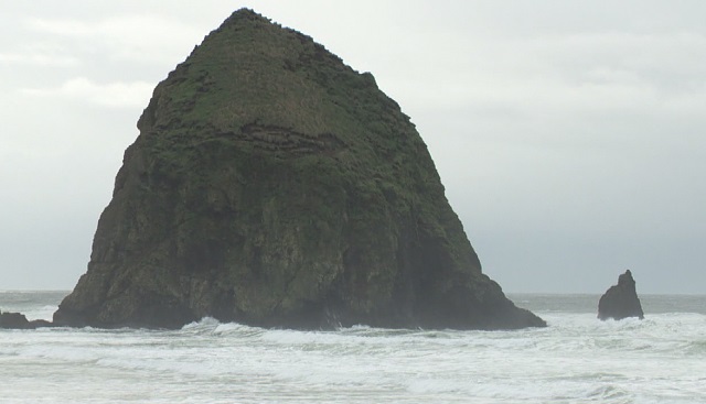 haystack rock cannon beach 03202018_1521577840168.jpg.jpg