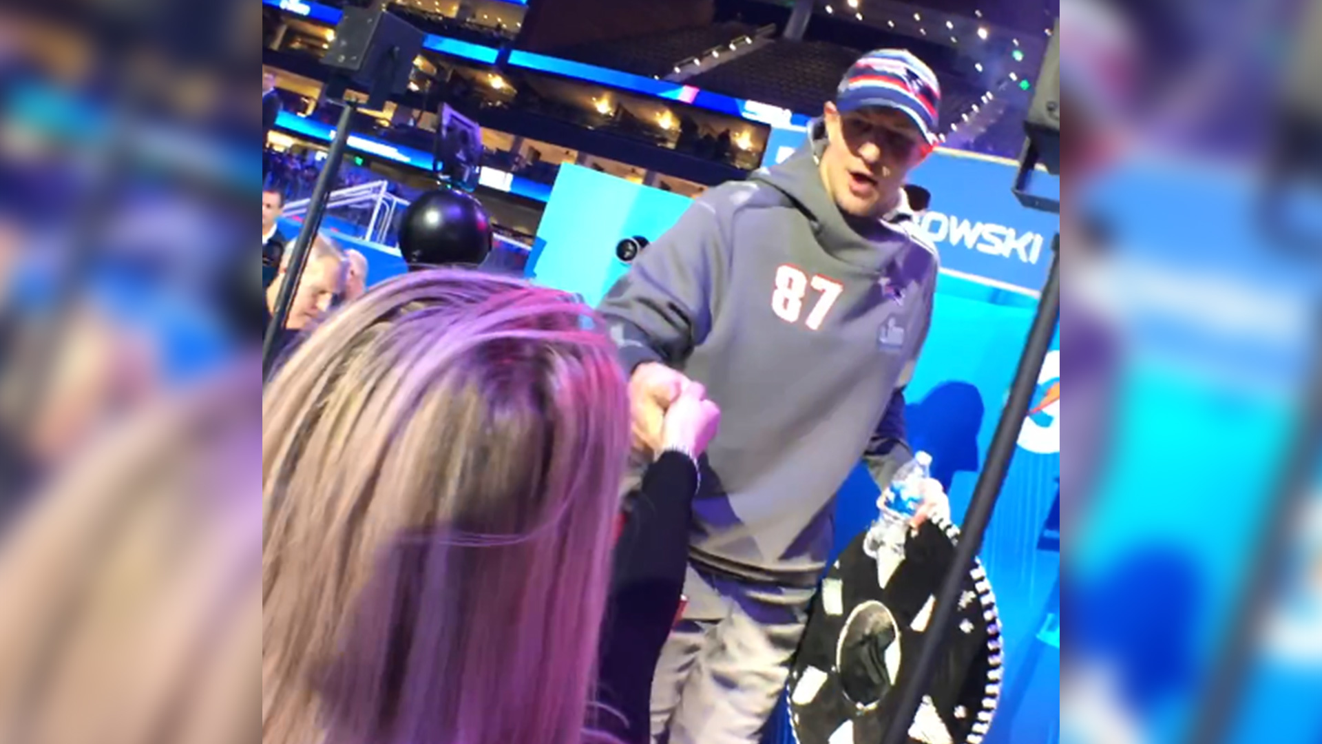 FULL: GRONK loses to reporter in Rock, Paper, Scissors...Shoot?