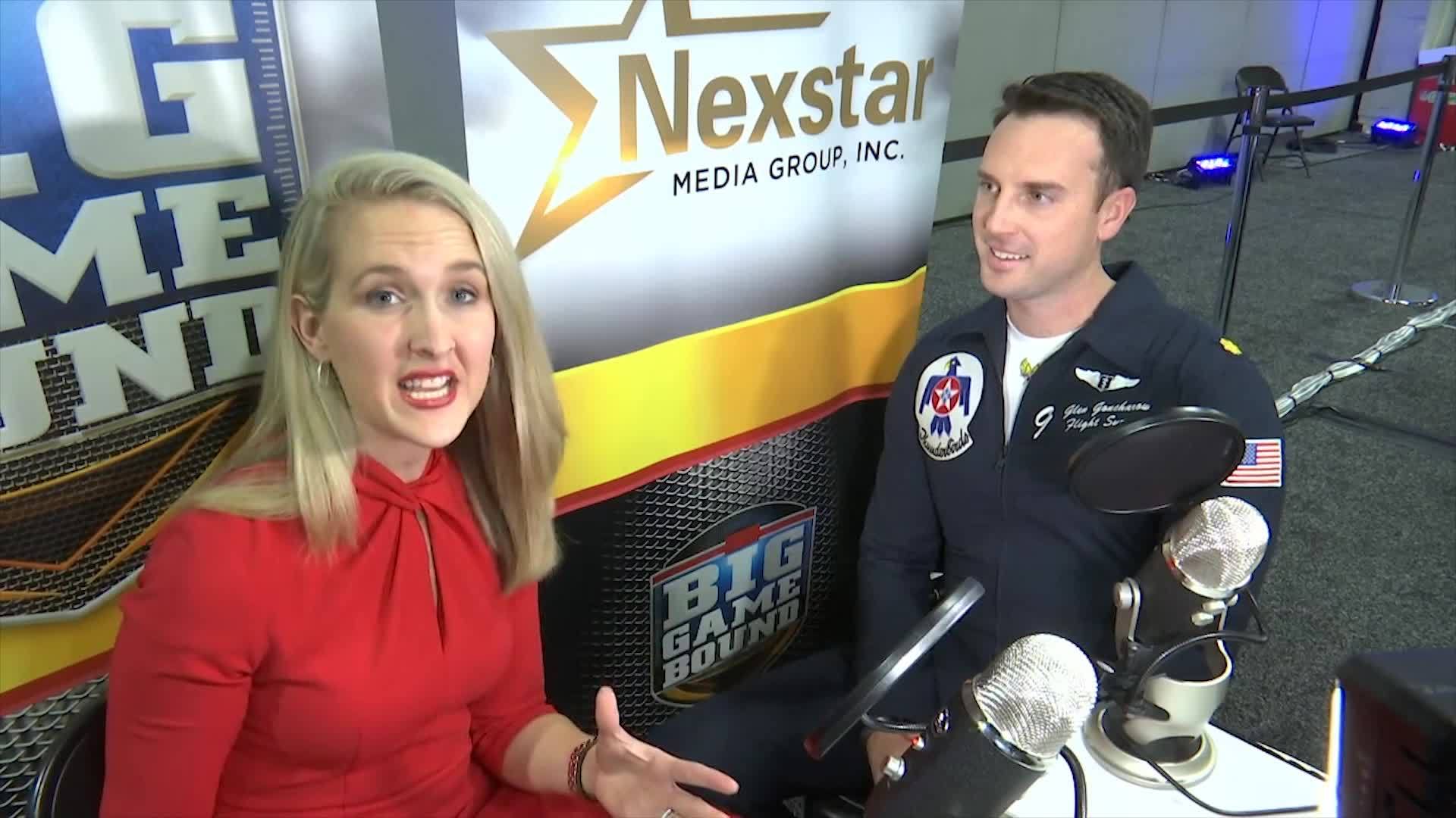 How close do the 400 mile per hour Thunderbird planes fly over the Super Bowl stadium