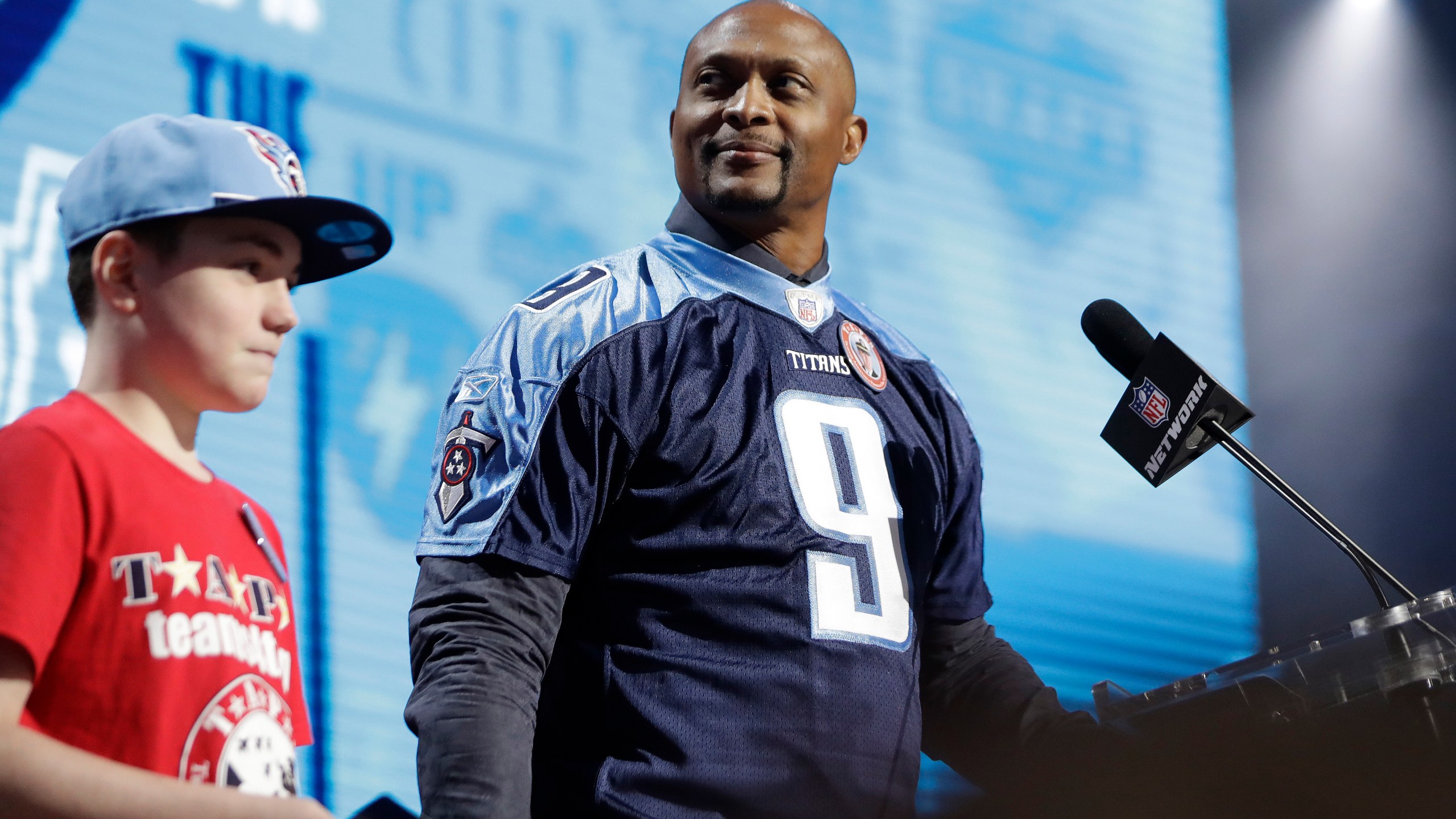 NFL Draft Football_1556327818781