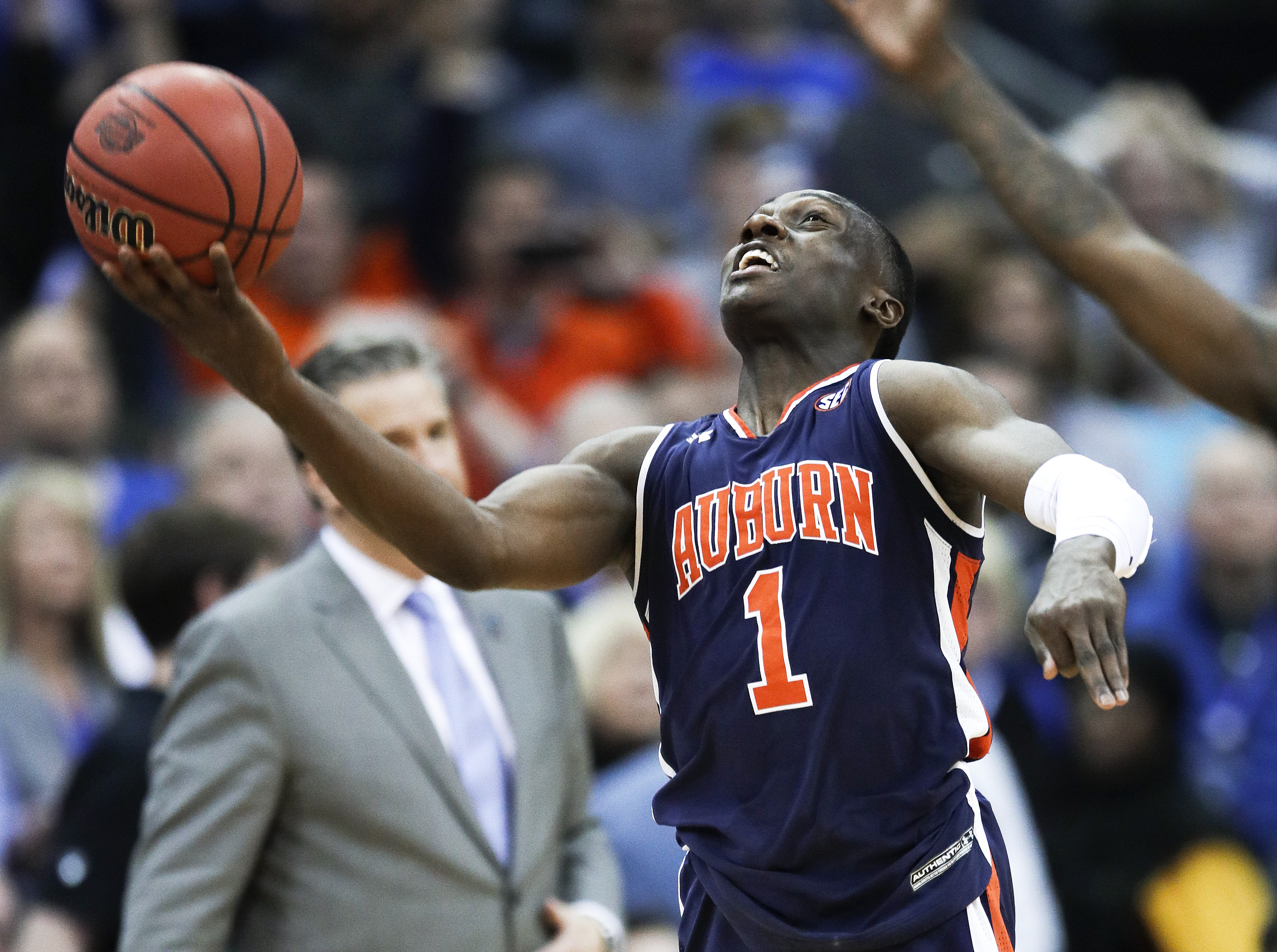 APTOPIX_NCAA_Auburn_Kentucky_Basketball_30109-159532.jpg74493041