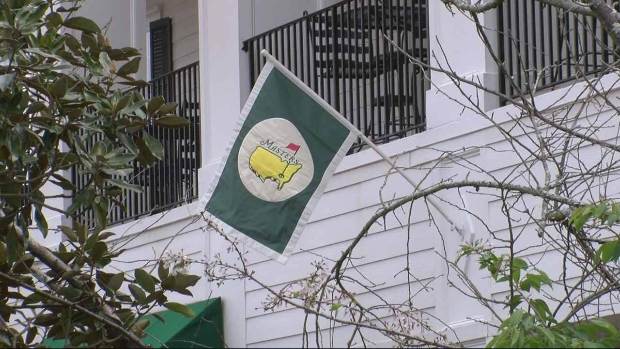 Masters brings thousands of golf fans to Augusta
