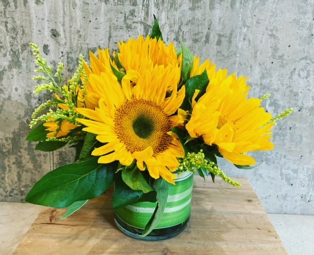 Portland, OR florist donating 100% of sunflower sales to help Ukraine