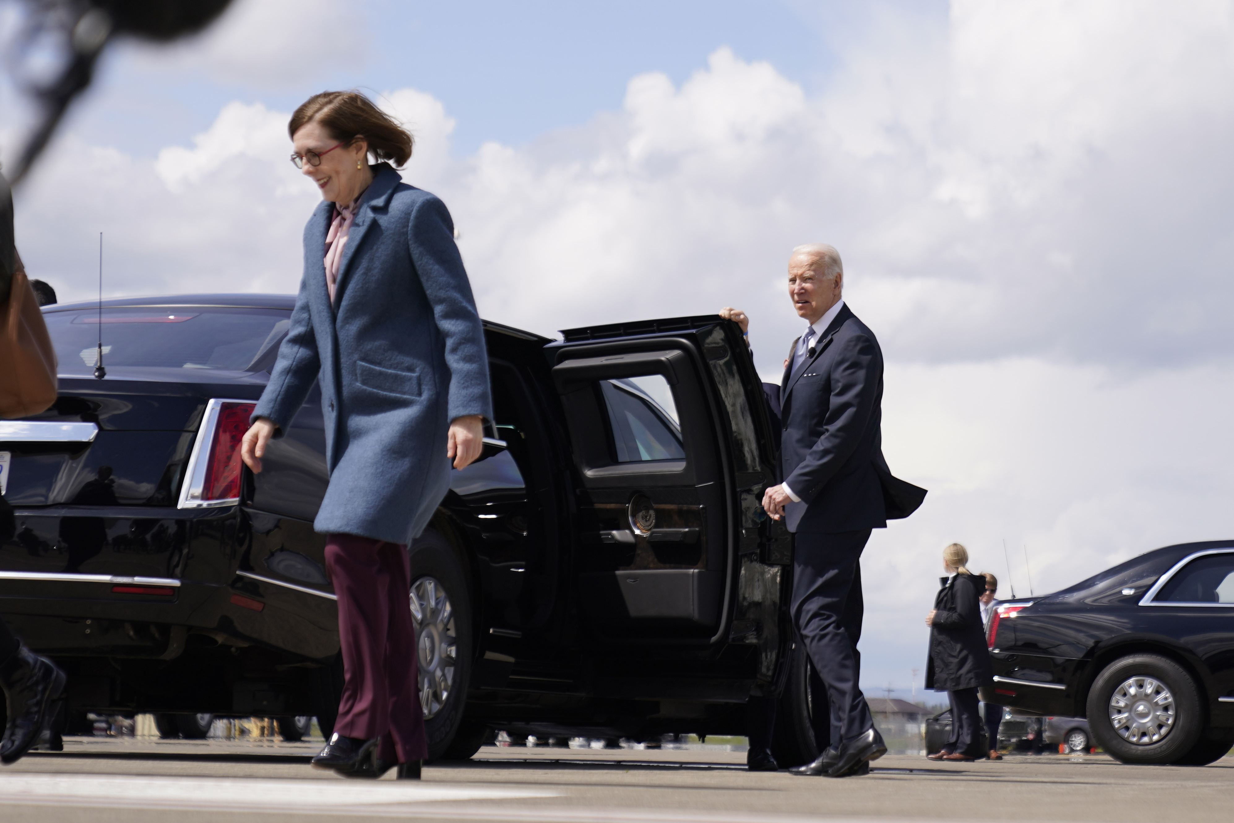 Live Blog: President Biden arrives in Portland to talk infrastructure, raise money