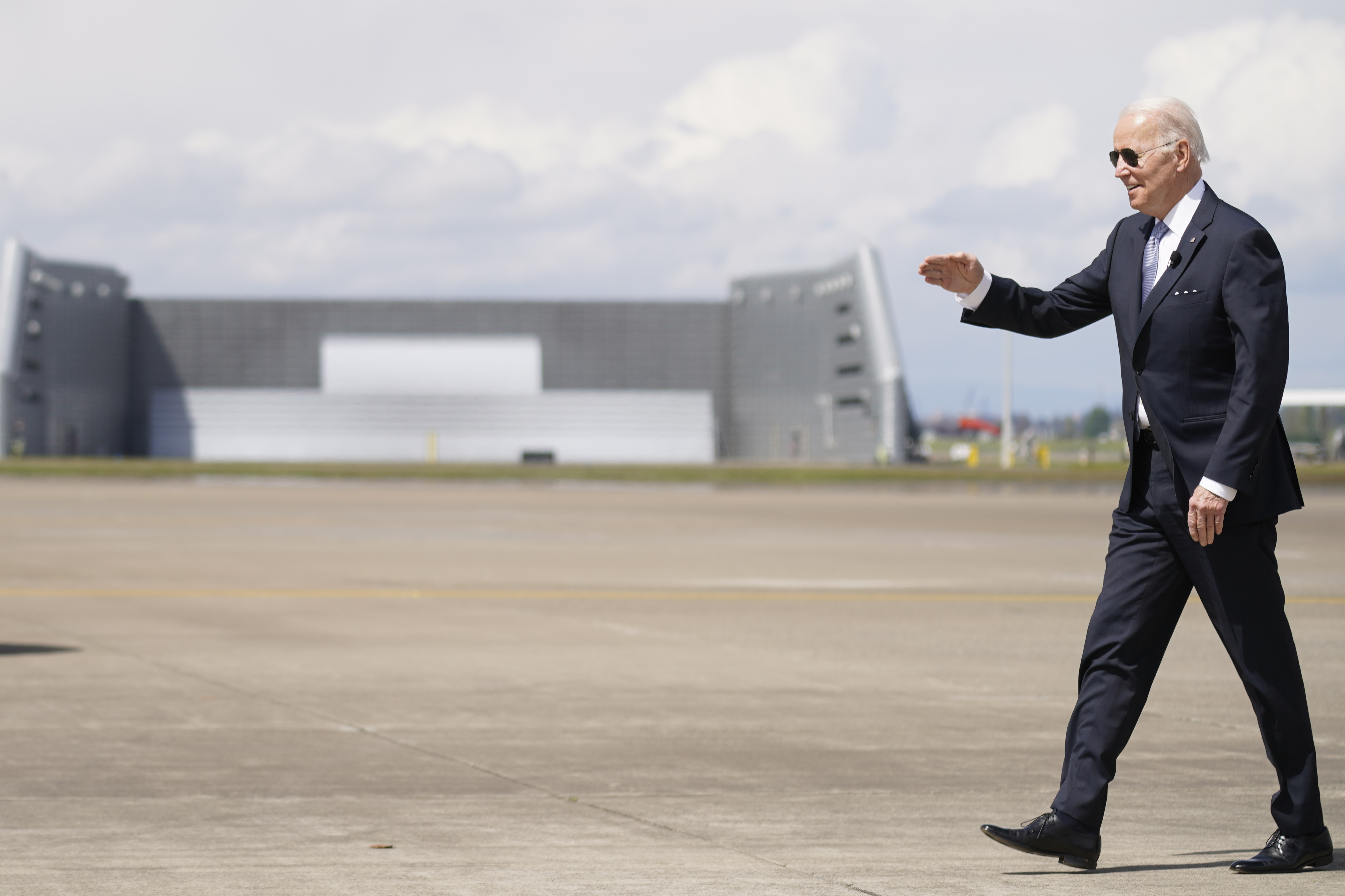 Live Blog: President Biden arrives in Portland to talk infrastructure, raise money