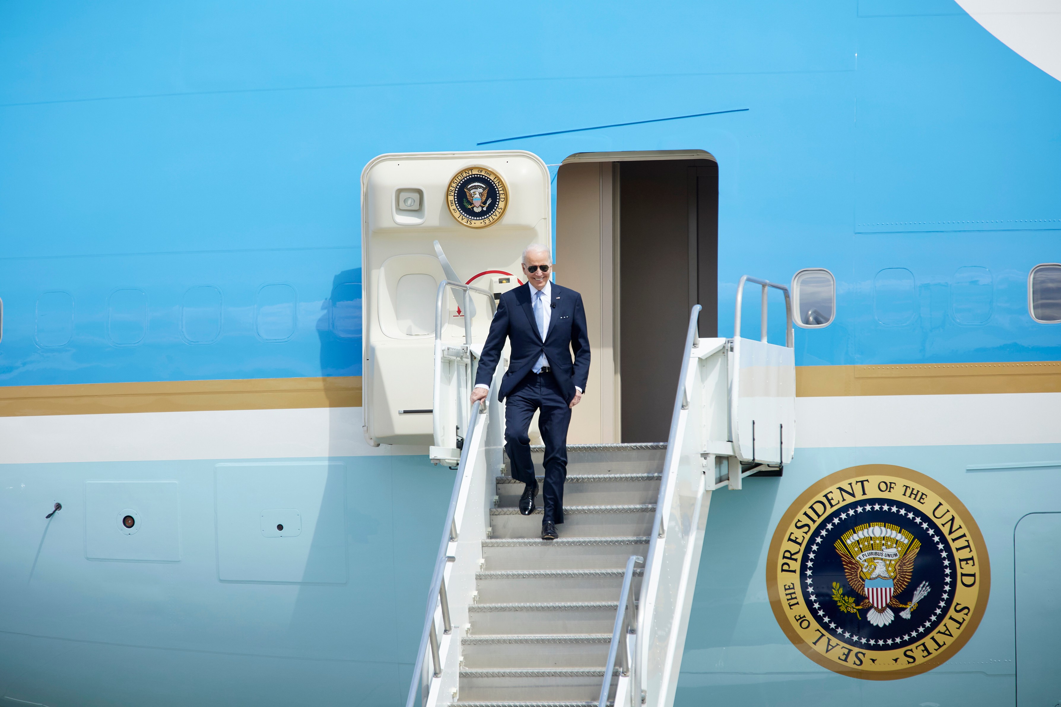 Live Blog: President Biden arrives in Portland to talk infrastructure, raise money