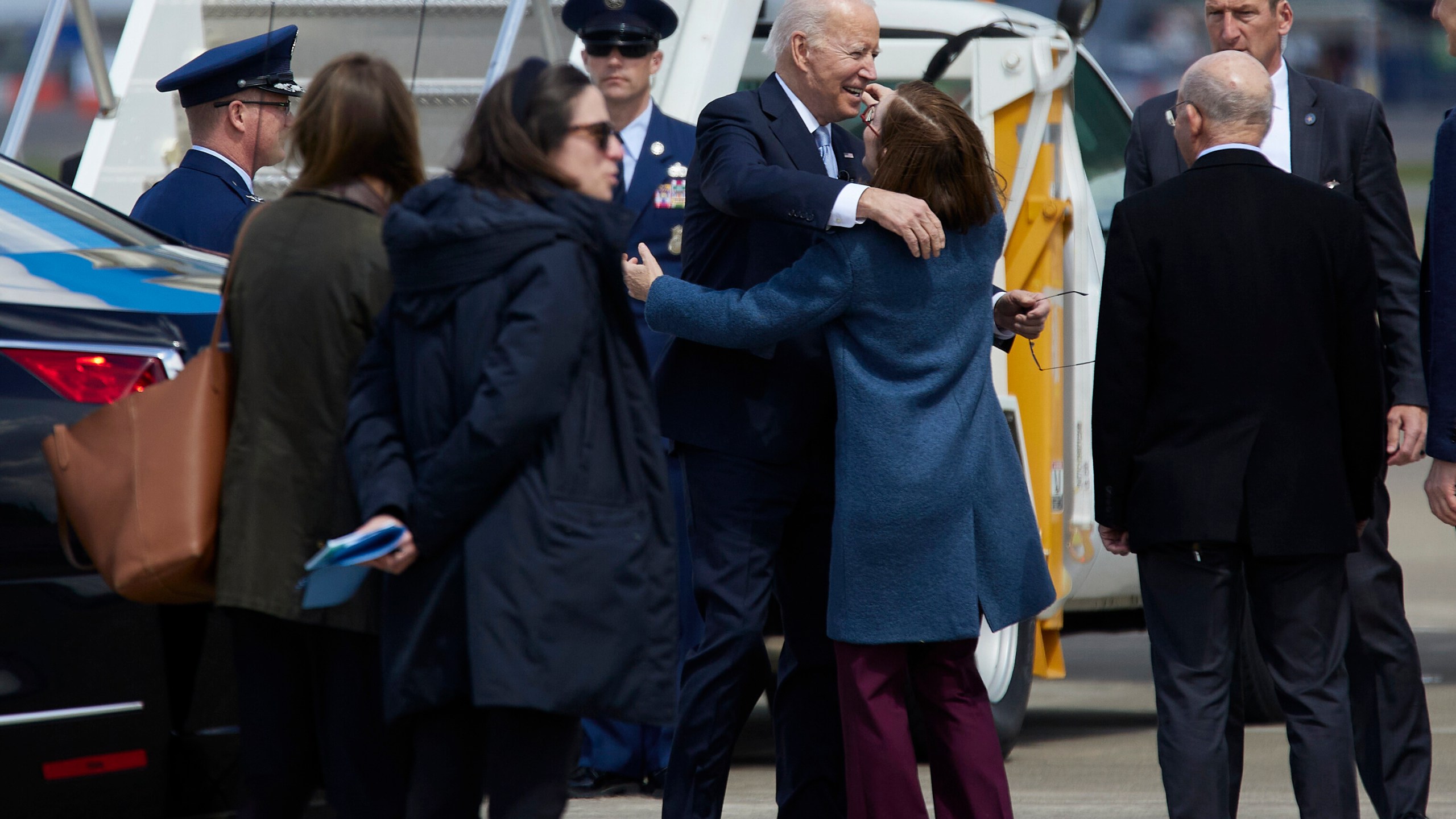 Live Blog: President Biden arrives in Portland to talk infrastructure, raise money