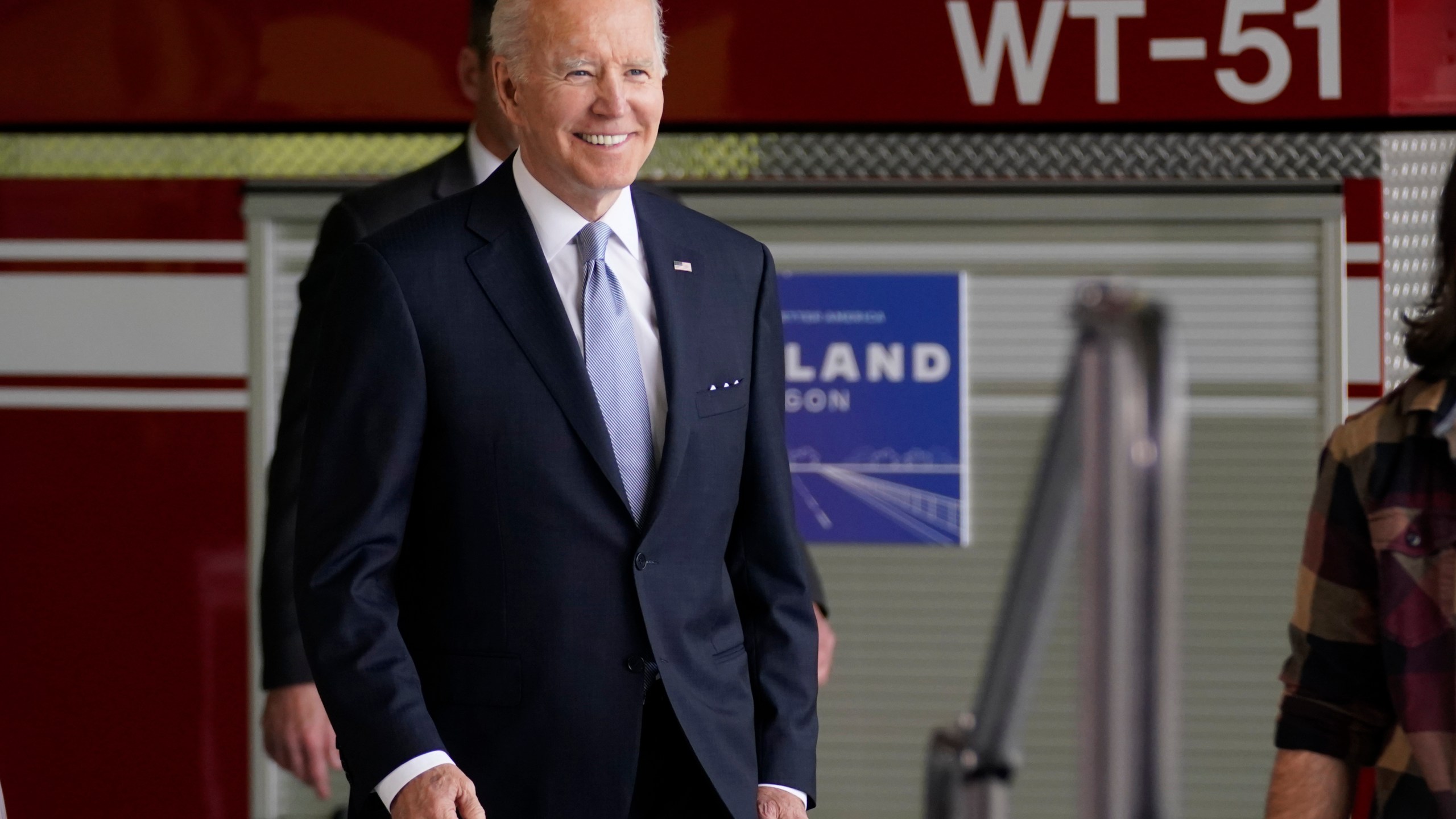 Live Blog: President Biden arrives in Portland to talk infrastructure, raise money