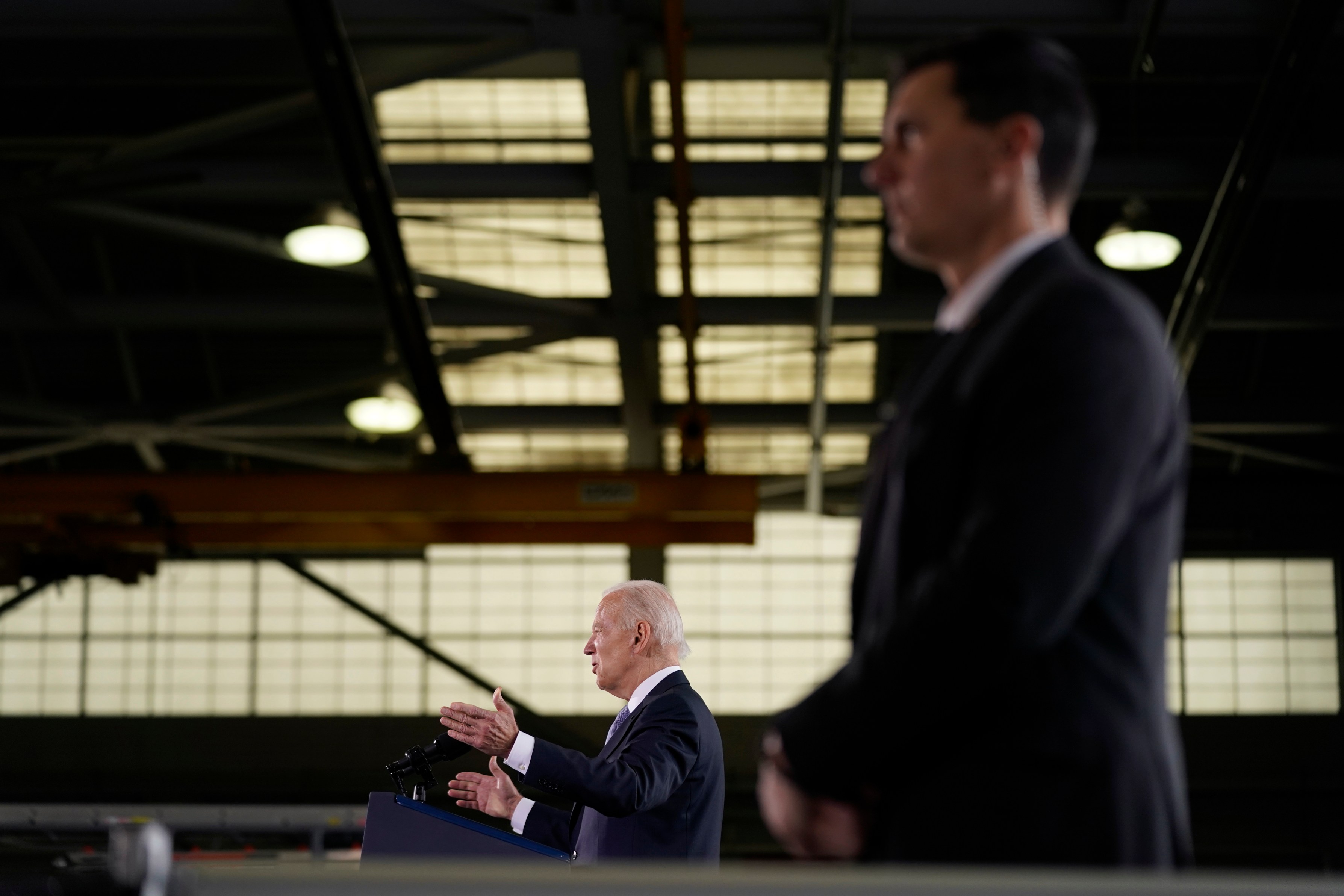 Live Blog: President Biden arrives in Portland to talk infrastructure, raise money