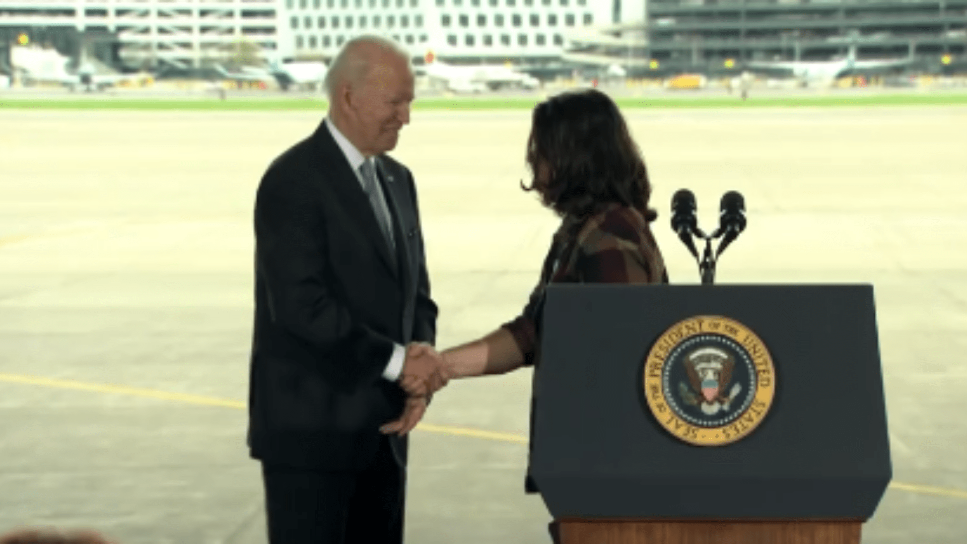 Locals speak with Biden during President's visit to Portland, PDX