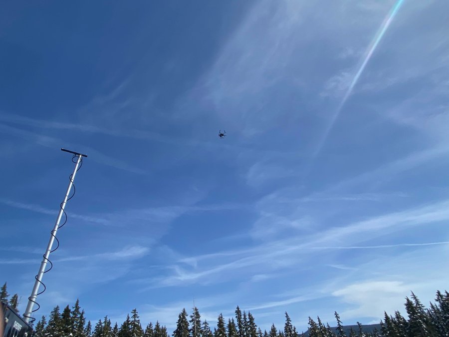 Crews search for missing snowboarder at Mt Hood Meadows