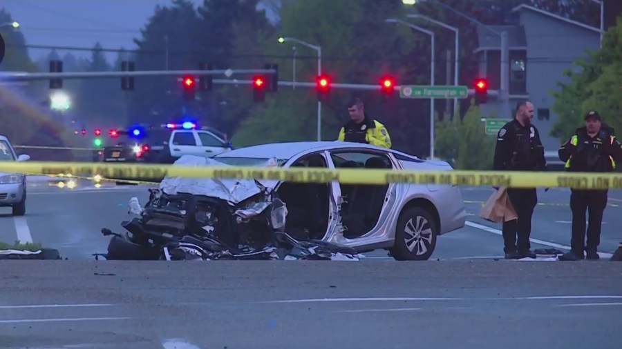 Two people were killed and four others, including a Washington County deputy, were critically injured in a crash on Tualatin Valley Highway in Beaverton early Wednesday morning, officials said.