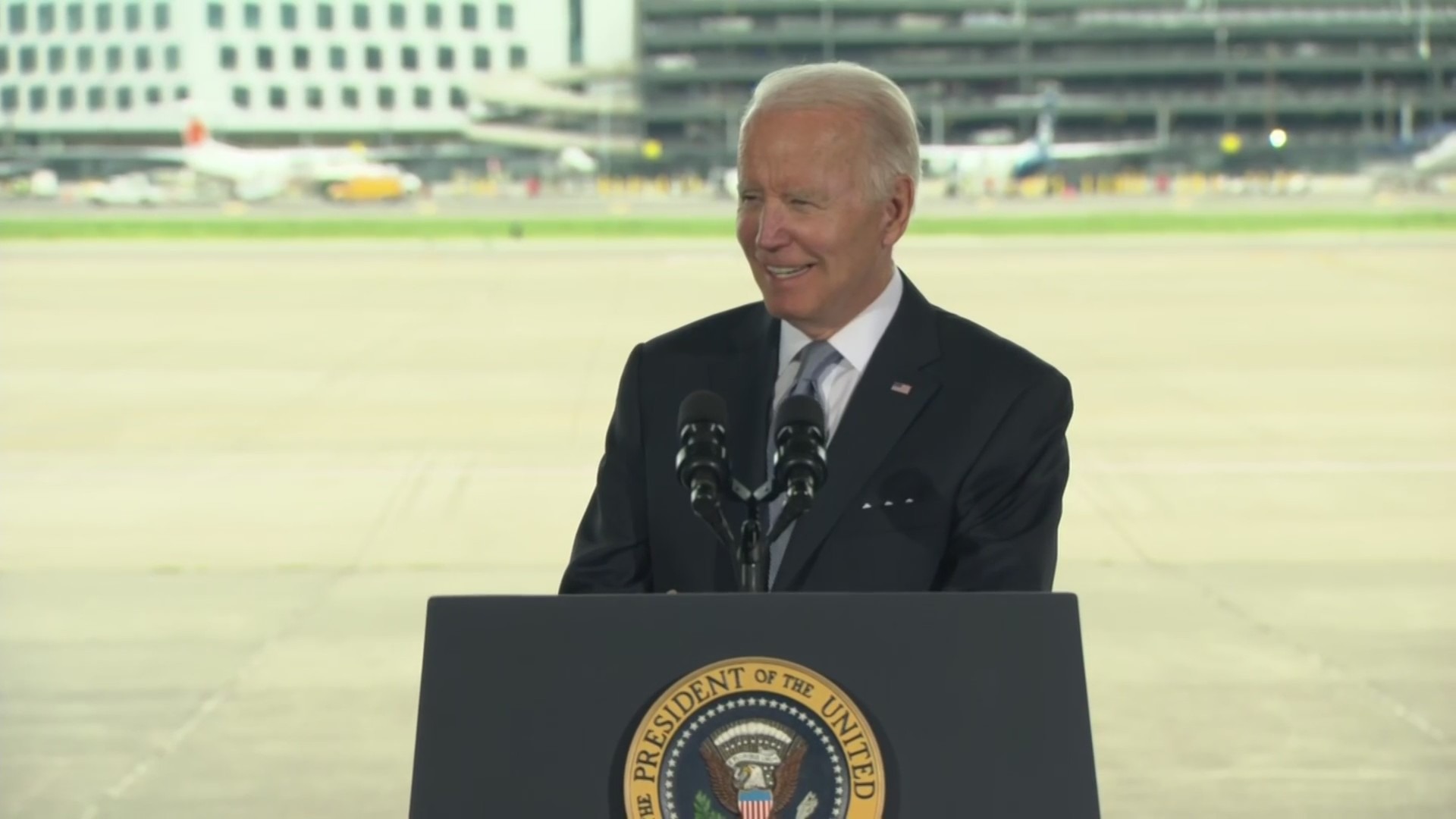 Live Blog: President Biden arrives in Portland to talk infrastructure, raise money