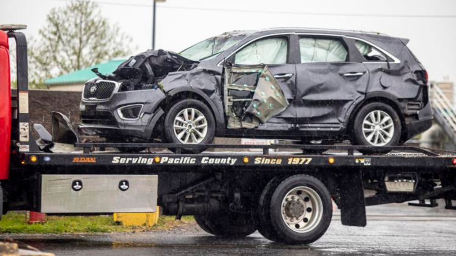 3 dead after car crashes into Pacific County river