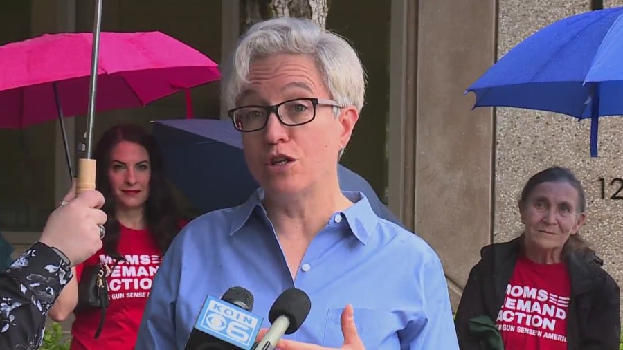 Oregon gubernatorial candidates Tina Kotek, Betsy Johnson talk gun reform