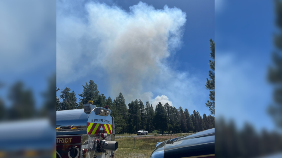 Crews battle wildfire near Sunriver, Oregon, Hwy 97