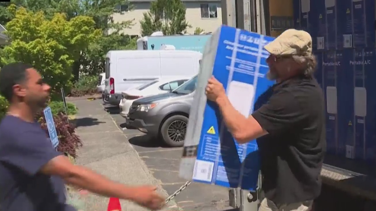 Free AC units being delivered by Portland non-profits during a heat wave, July 25, 2022 (KOIN)