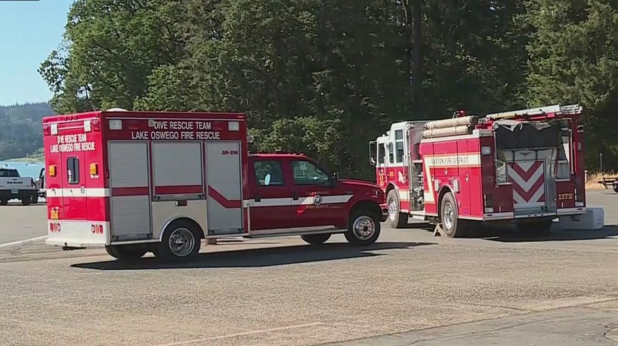 The Lake Oswego Dive Team at Hagg Lake, July 25, 2022 (KOIN)