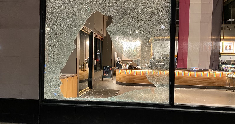 Dozens of protesters marched through the streets of downtown Portland and smashed windows at multiple businesses, July 4, 2022 (KOIN)