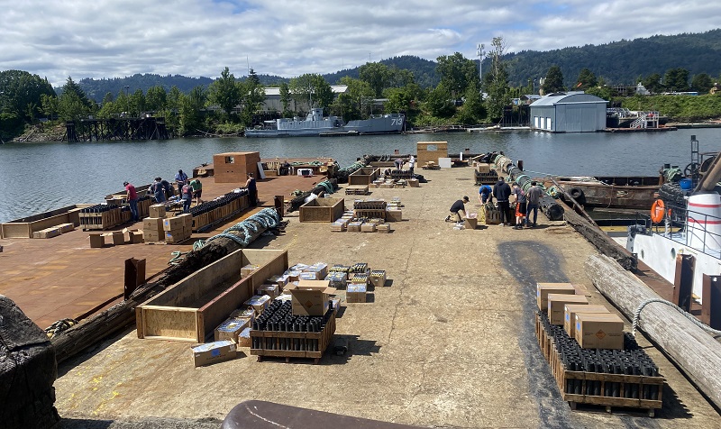 Pyrotechnicians stage 4000 pounds of fireworks on a barge in the Willamette River in downtown Portland, July 4, 2022 (KOIN)