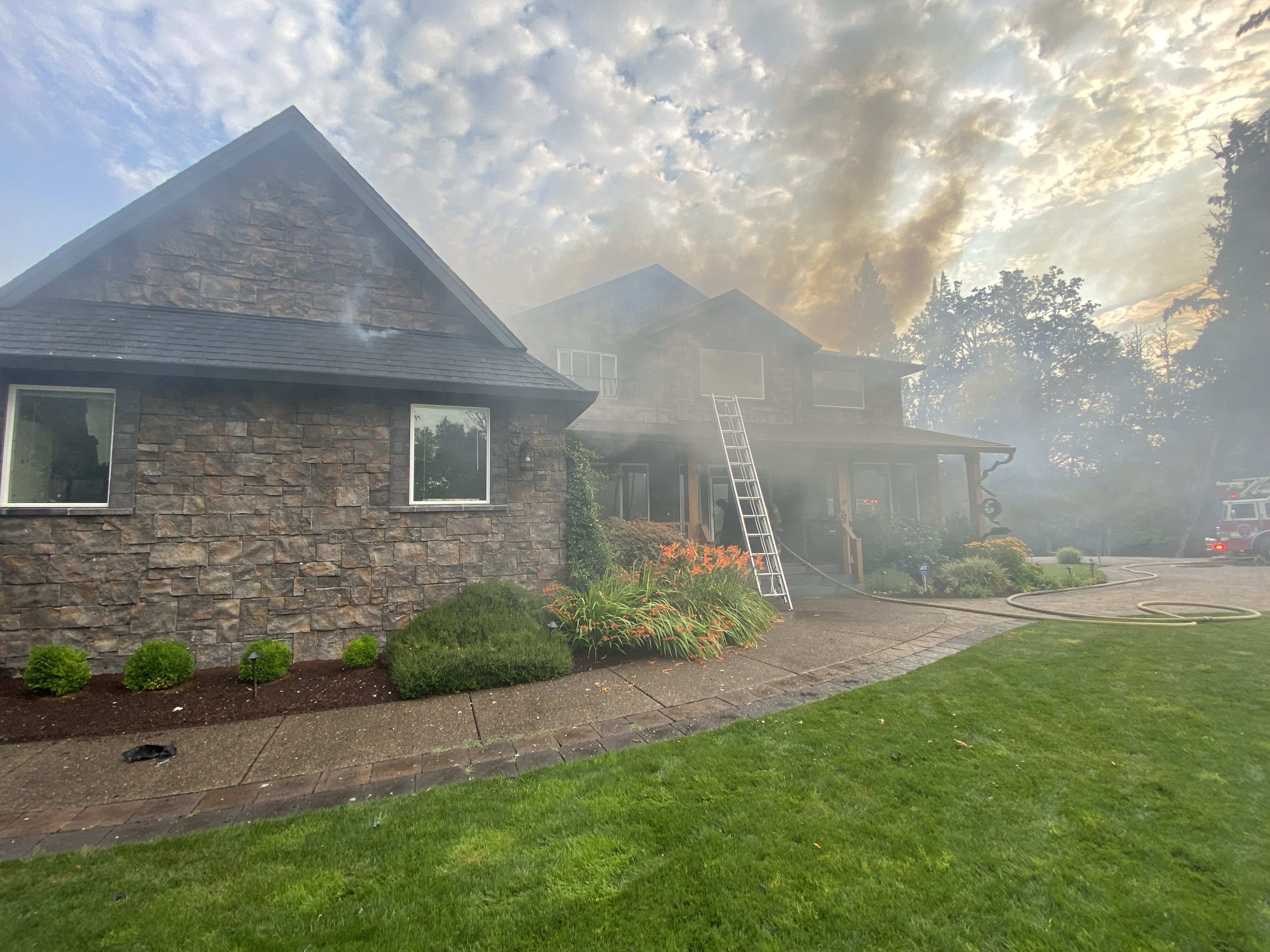 2-alarm fire causes 'substantial damage' to Ridgefield home