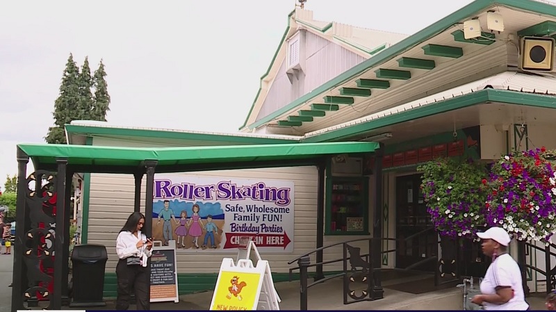 A new chaperone policy for the roller skating rink is now in place at Oaks Amusement Park in Portland, August 20, 2022 (KOIN)