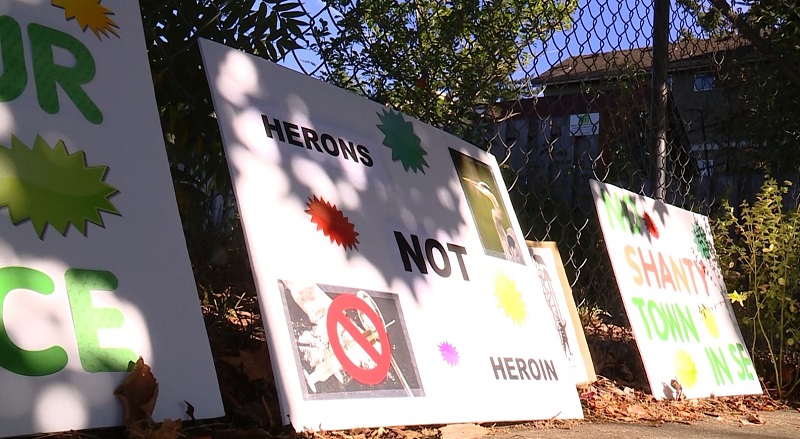 Residents in the area of SE 106th and Reedway oppose a Safe Rest Village site, August 20, 2022 (KOIN)