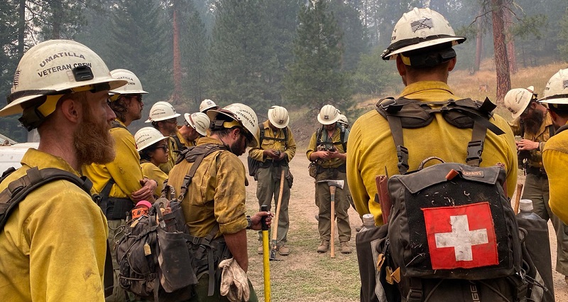 Umatilla Veteran Crew briefing on Double Creek Fire, September 5, 2022 (Pacific Northwest 2 IMT)