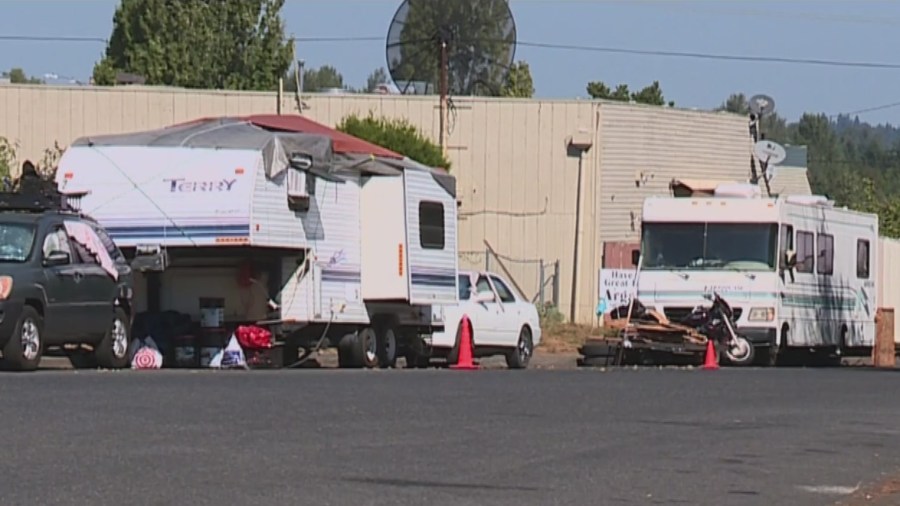 Homeless RVs and campers along NE Sandy Boulevard in Portland, September 19, 2022 (KOIN)