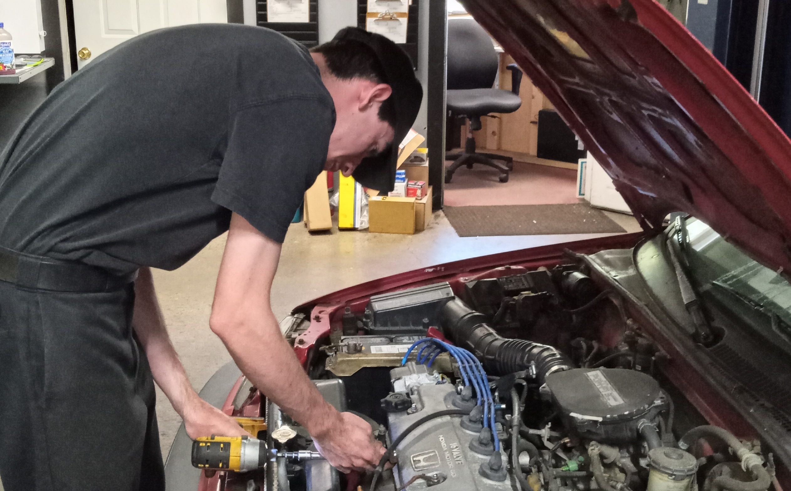 'Not very orthodox': Canby nonprofit offers free automotive training