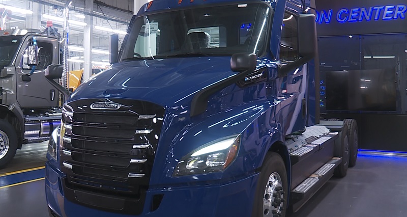 The next generation of Freightliner trucks are electric vehicles manufactured at Daimler Truck North America, October 2022 (KOIN)