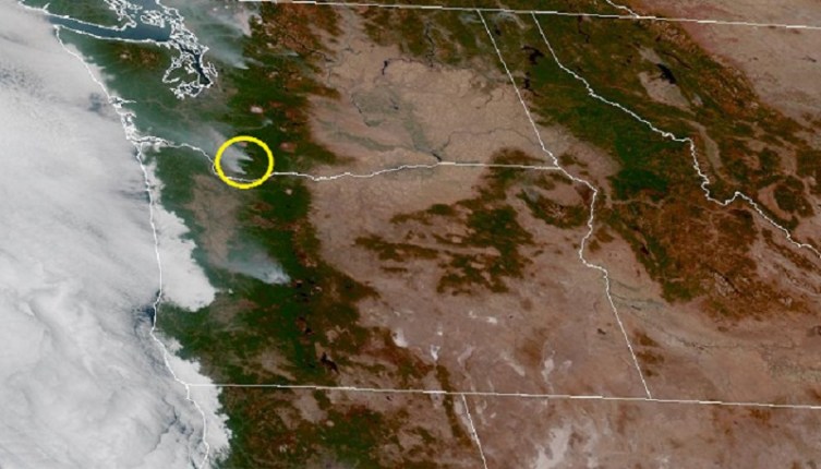 A satellite picture of the Nakia Creek Fire (circled) at 2:30 p.m. Sunday, October 16, 2022 (NOAA)