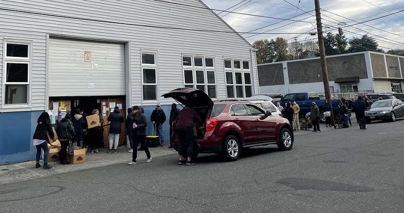 More than 1200 households picked up a meal box at Sunshine Division in Portland in their busiest single day in their century-long history, November 21, 2022 (Sunshine Division)