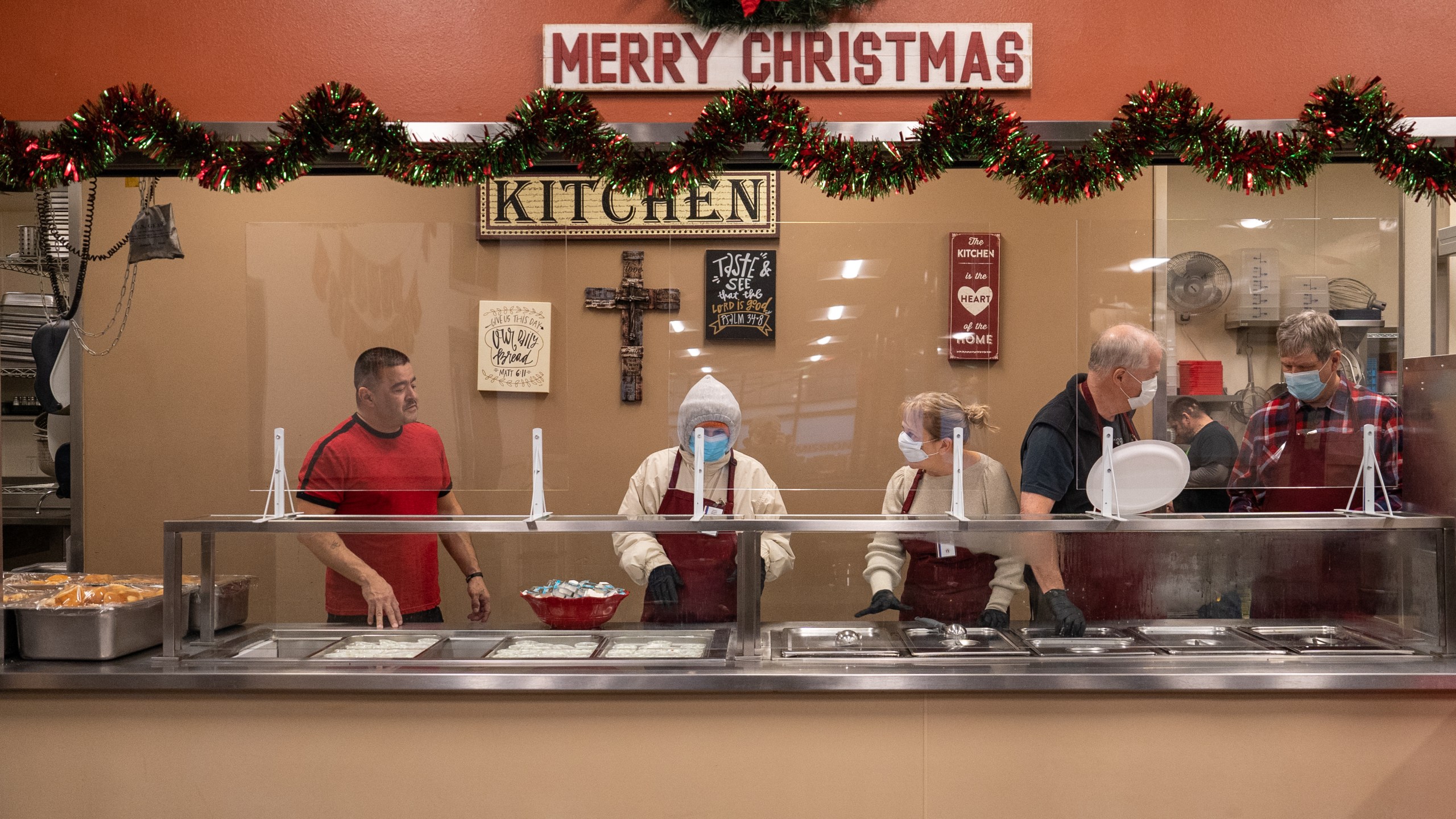 Hundreds of Portlanders experiencing homelessness will be treated to a Christmas Day feast at the Union Gospel Mission.