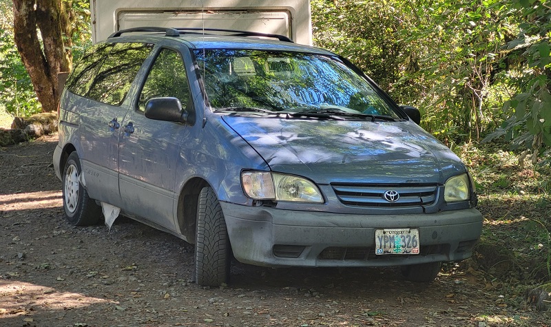 Alyssa Sturgill, left, Lisa Peaslee are persons of interest in a homicide in Tillamook State Forest and are believed to be in this minivan. December 3, 2022 (Tillamook County Sheriff's Office)