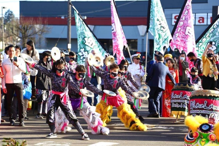 White Lotus Dragon & Lion Dance performs lion dances and dragon dances in Portland and the surrounding area. The dances are meant to scare away evil spirits and bring in good luck, especially on auspicious dates and important events like Lunar New Year, weddings and grand openings. Photo courtesy Nhan Danh