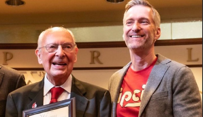 Broadcast legend Bill Schonely and Portland Mayor Ted Wheeler in an undated photo (Mayoral office)