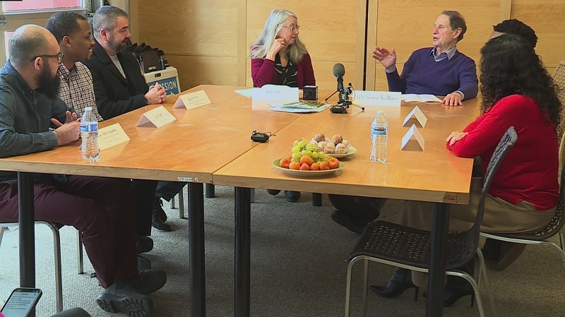 Sen. Ron Wyden met with people at a housing roundtable in the Portland area, January 10, 2023 (KOIN)