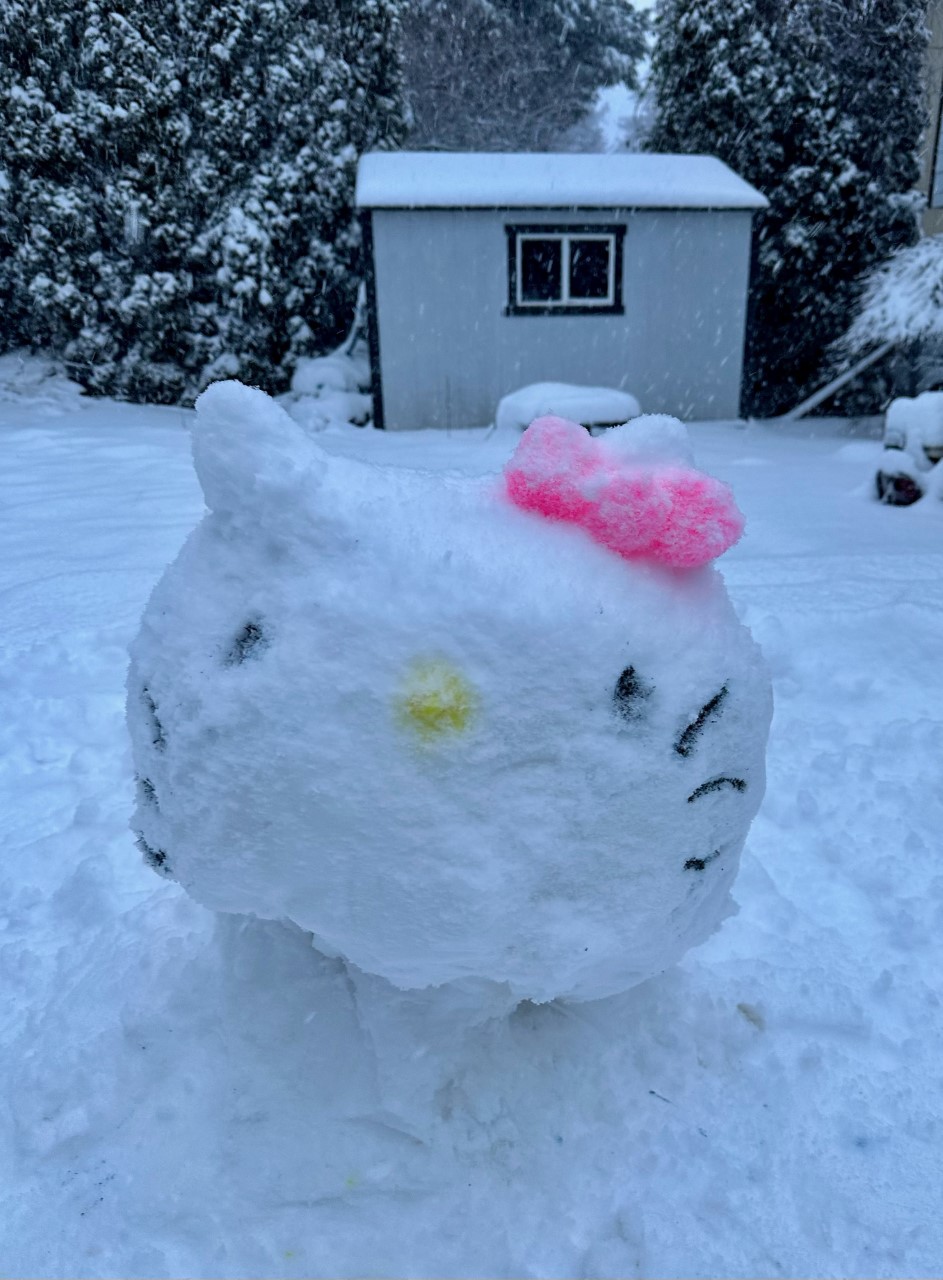 Hello Kitty snow sculpture